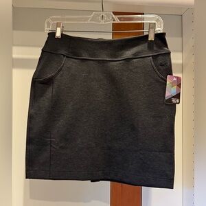 Mountain Hardware Black Mini Skirt, size Small